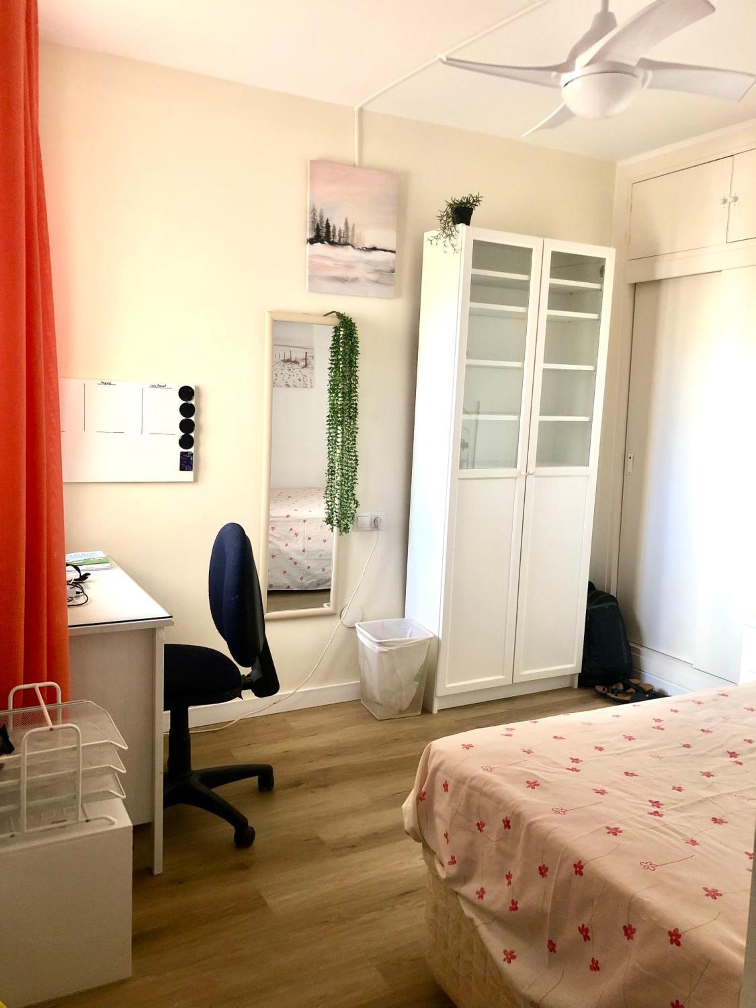 Habitacion Con Smart Tv En Piso Compartido Con Bano Privado O Compartido Malaga Sol Kültér fotó